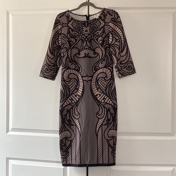 Nice eci patterned dress. Never worn in a size 8. - Picture 2 of 2